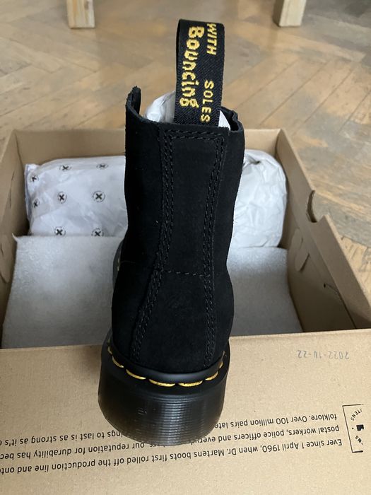 Велурен Dr. Martens, номер 36-ти