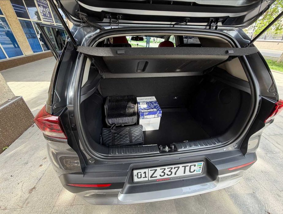 Kia SONET Prestige Gravity Grey (KDG)