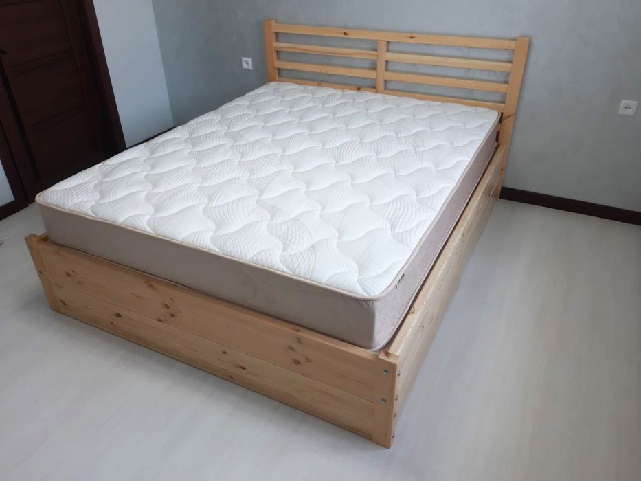 Двуспальная кровать из массива сосны с 4 ящиками