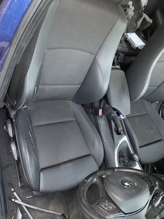 Продаваме полу кожен салон рекаро за бмв е87, bmw e87