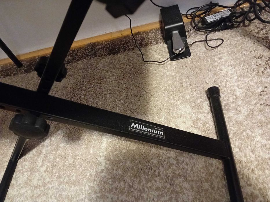 Vand pian digital Korg