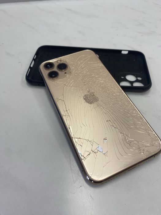 айфон 11 про 256 71акб