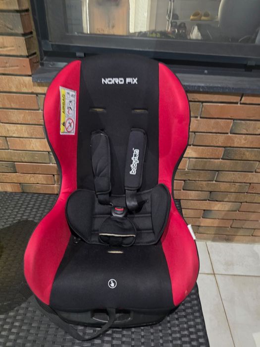 Продам автокресло 0-18 кг