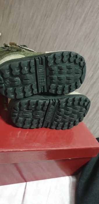 Продам сапожки детские