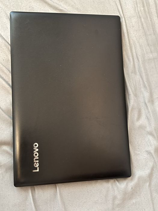 Ноутбук Lenovo.