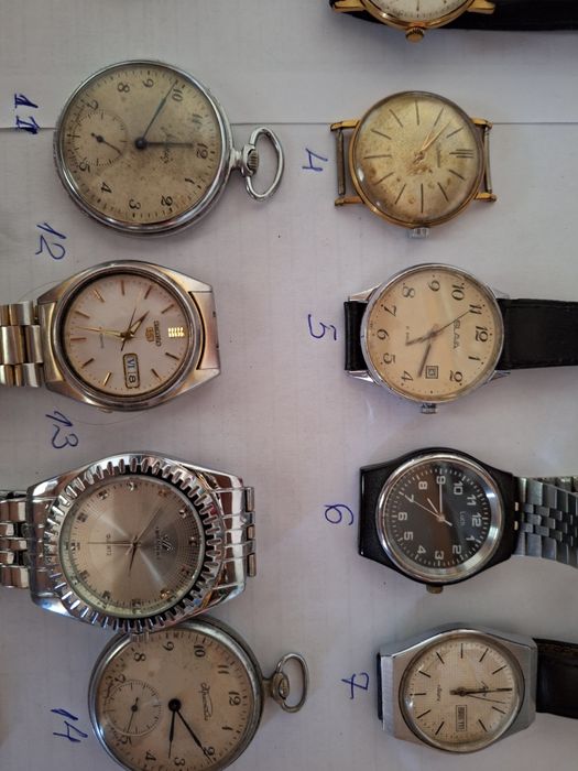 Продавам лот от механични и кварцови часовници.
