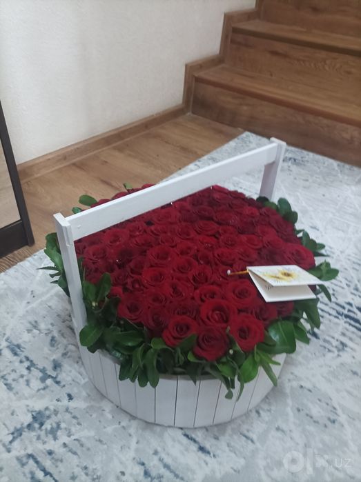 Продается живой букет розы