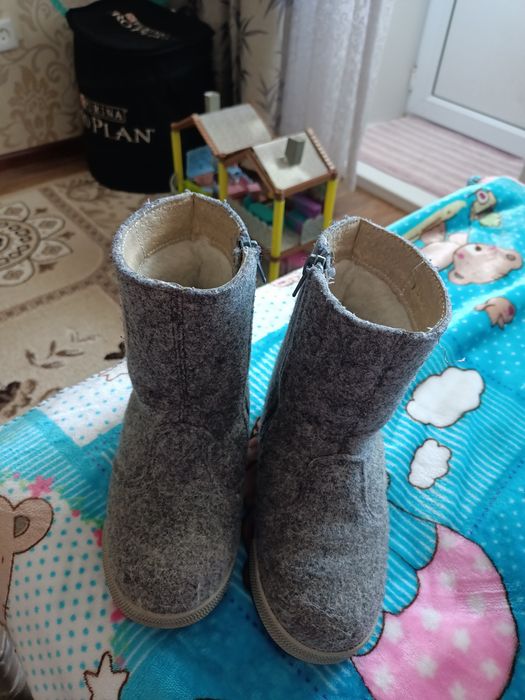 Продам детские валенки