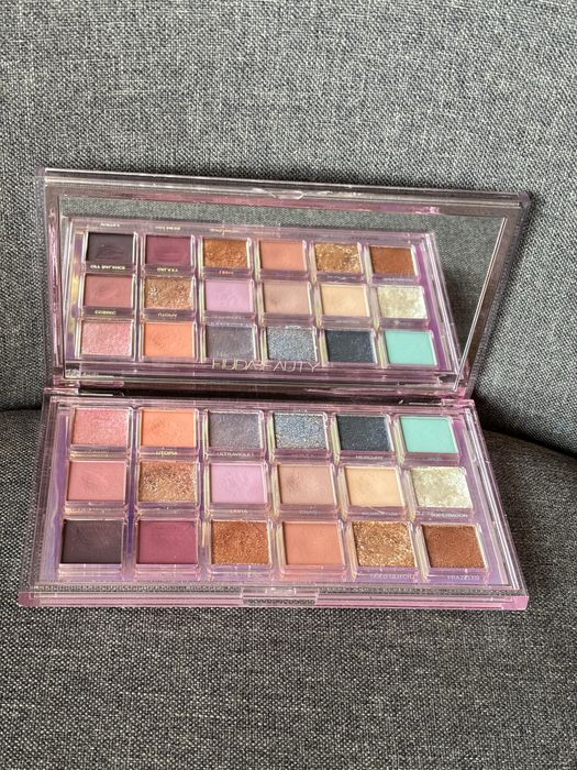 Палитра Huda Beauty Mercury Retrograde, сенки за очи