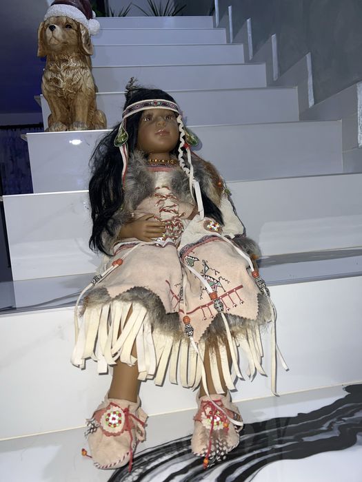 O papusa decorativa in stil nativ american indian nord american