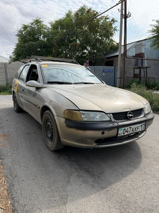Opel Vectra B 1.6 универсал.