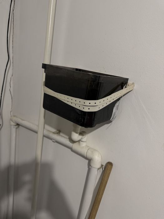 Продам расширетьный бачок пластиковый прозрачный