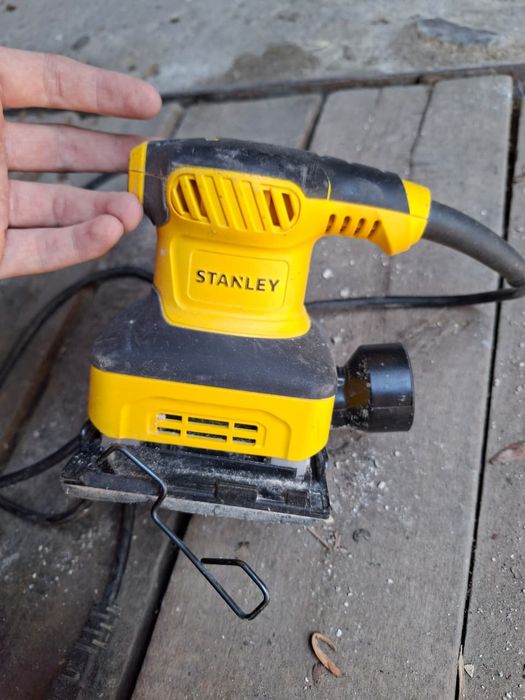 Шлифовальная машинка Stanley