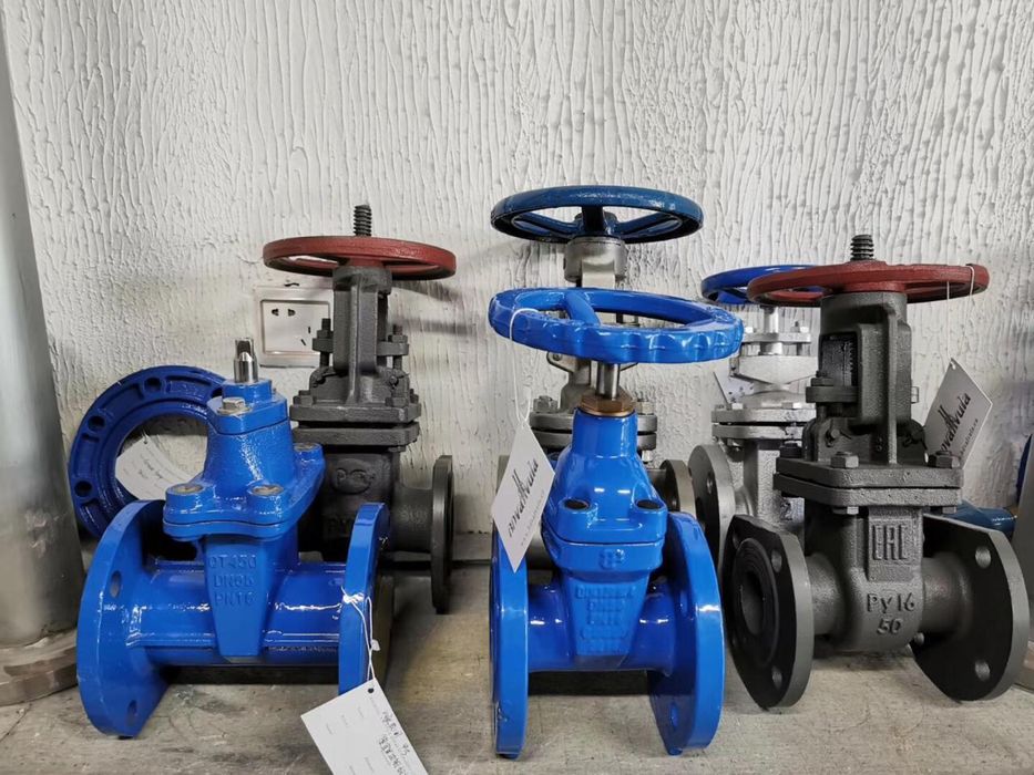 Тройники отводы переходы задвижки стальные оптом в Ташкенте