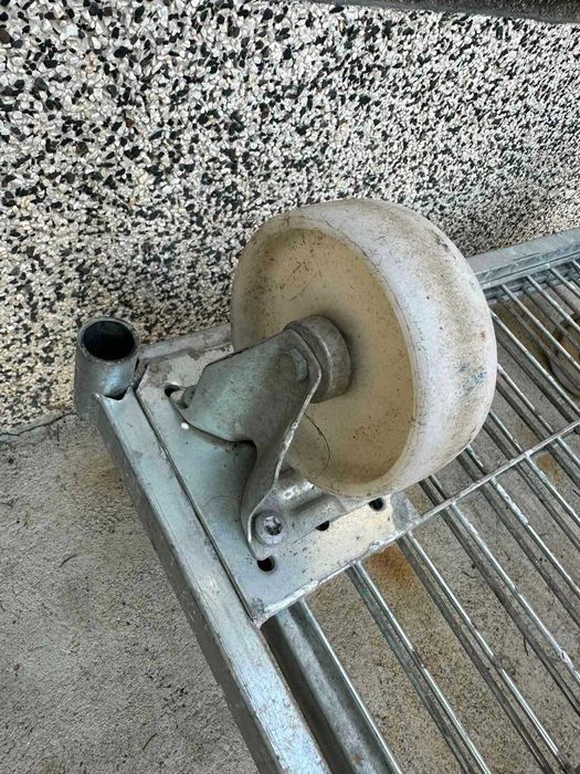 Метална платформа с колела