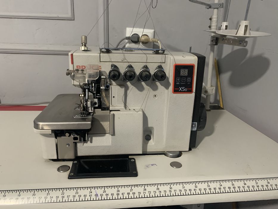 Оверлок bruce 5 нитка в хорошем состояние