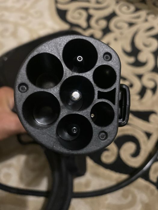 Зарядное устройство для электромобиля