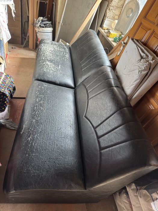 Диван кожанный қара түсті