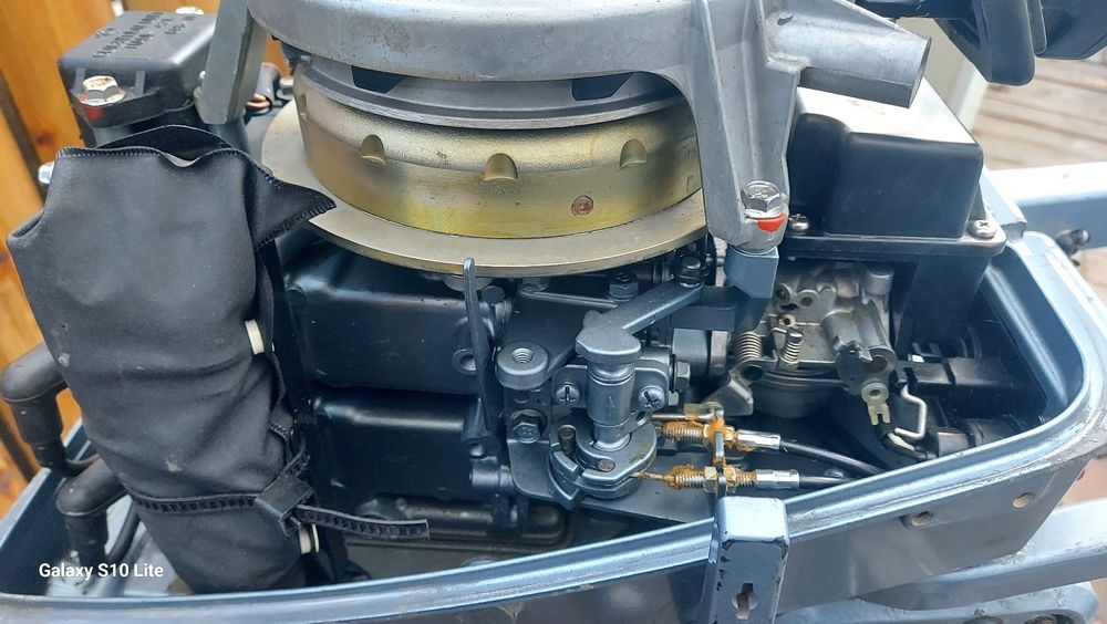 Продам лодочный мотор Yamaha 6