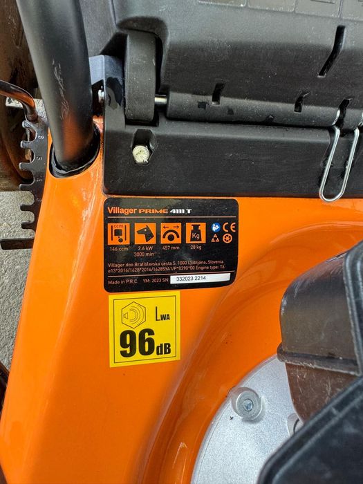 Mașină de tuns iarba Villager Prime 4111 T - benzină