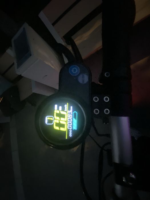 Продам электросамокат Joyor Y10S