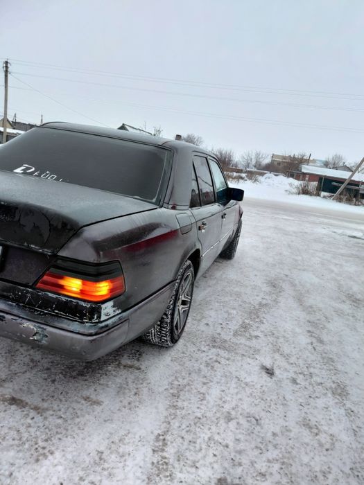 Продам 124 мерседес