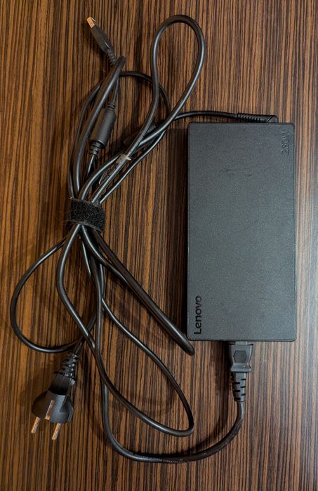 Vând Laptop Gaming Lenovo Legion Y540-15IRH, RTX 2060-6GB, 16GB RAM