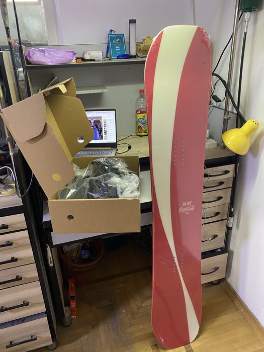 Сноуборд с креплениями