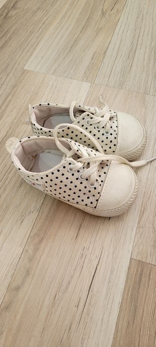 Продам обувь на девочку