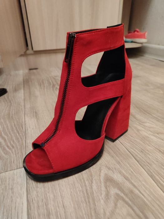 Туфли, босоножки