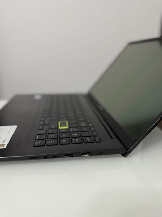 Laptop Asus Vivobook 15, i7-1165G7, OLED, 8GB RAM, 512GB SSD, Iris Xe