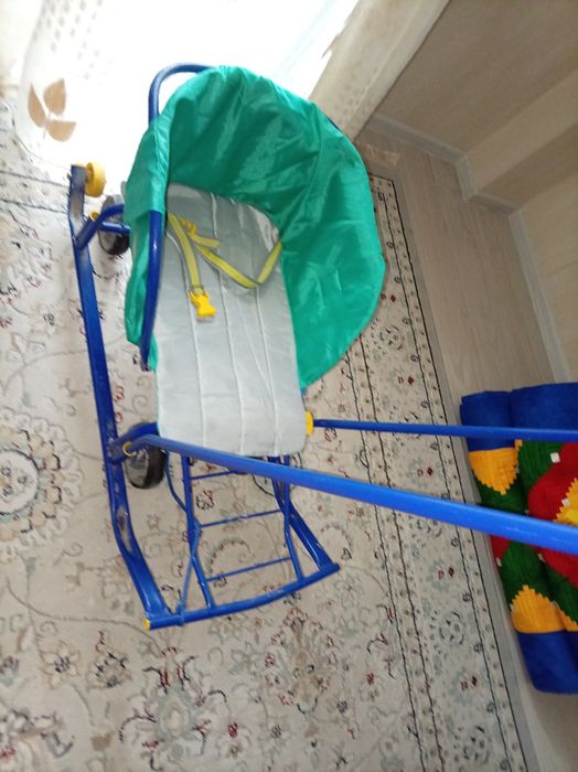 Санки с колёсиках