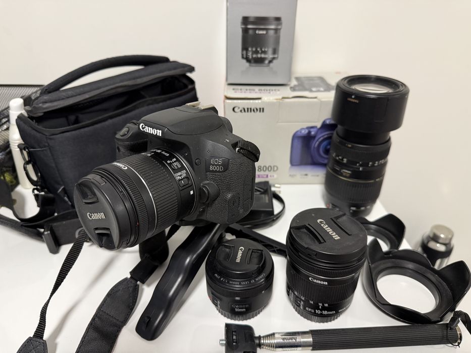 Комплект - Canon 800D, обективи, статив и аксесоари
