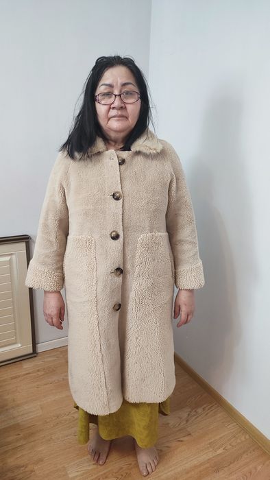 Продам верхнюю одежду