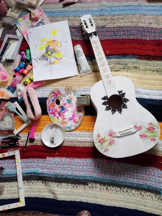 Уникална ръчно декорирана класическа китара