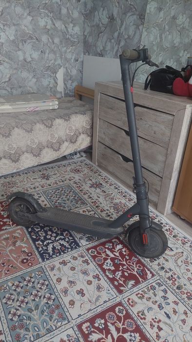 Срочно пподам электросамокат