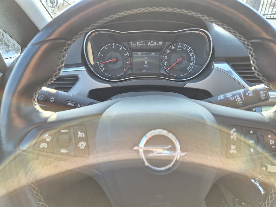 Opel  Corsa  E  2017  1.4 T.    150 CAI  82000km