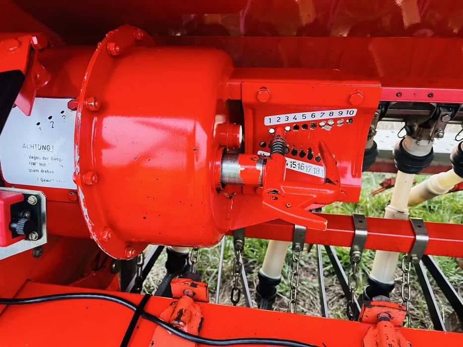 Semanatoare de paioase, grau, lucerna, iarba, ovaz Reform 100, 2.5 m