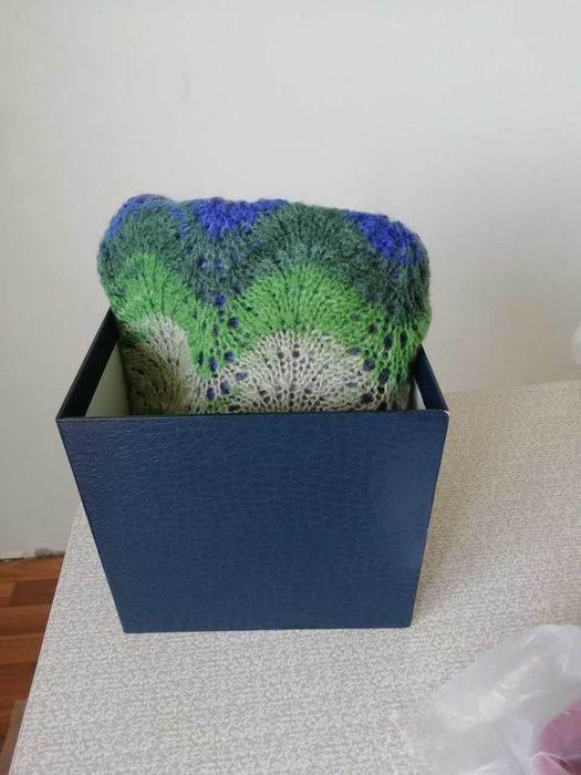 Палантин  (широкий шарф) вязаный