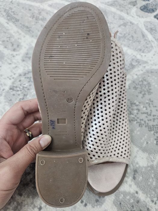 Кожанные босоножки 5000тг