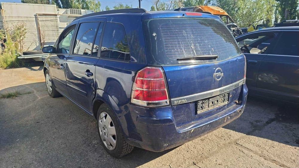 Dezmembrez Opel Zafira B - 1.9 Diesel DIN 2006 - Z19DT