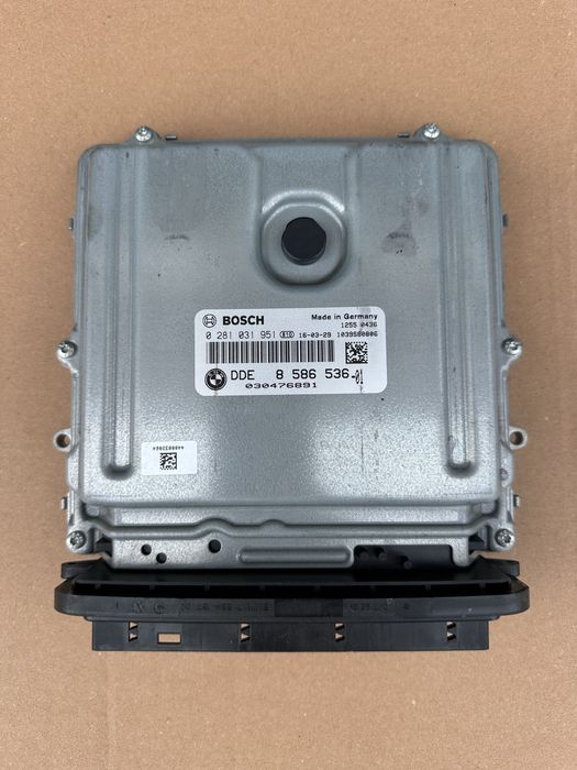 Ecu motor / Calculator motor BMW 3.0 313 CP : 8586536