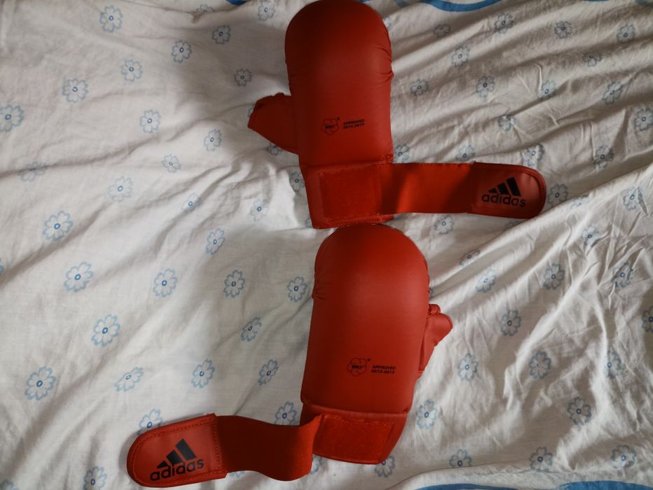 Продам детские перчатки бокс