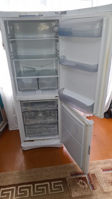 Продам холодильник