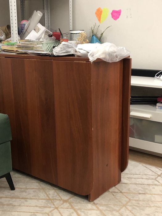 Продаю стол раздвижной.