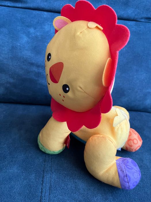 Детска играчка Fisher Price - Пълзящо лъвче
