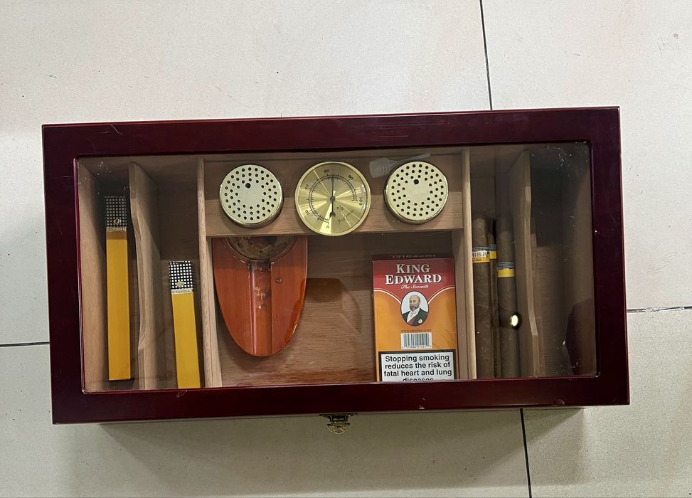 Луксозна дървена кутия за съхранение на пури