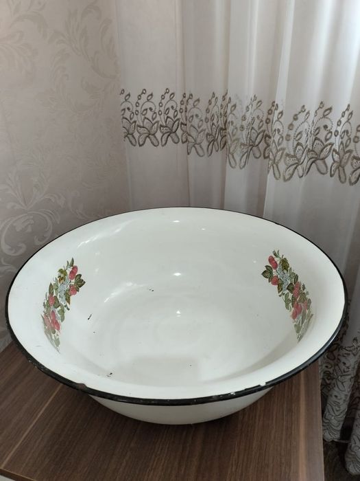 Таз эмалированный