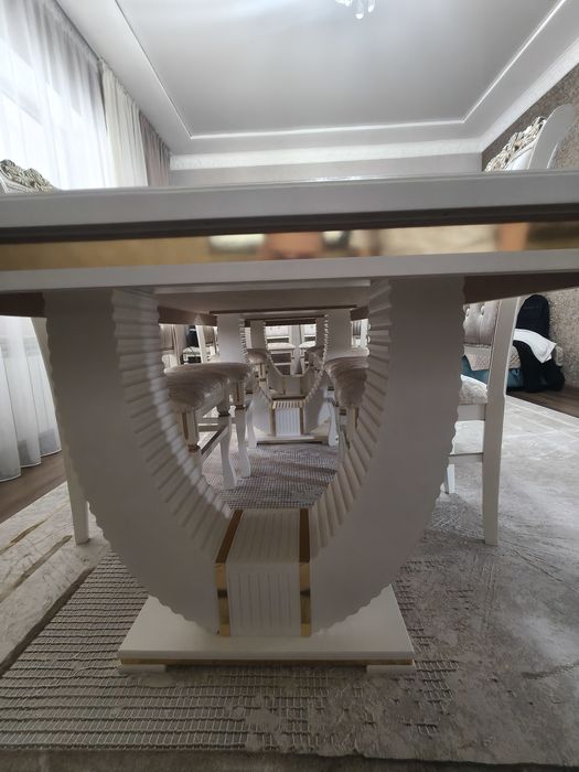 Продам стол и стульев