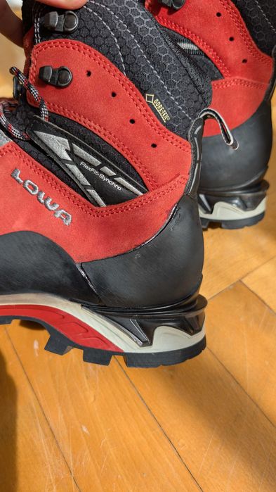 Bocanci hiking Lowa Cevedale Pro GTX (prinderi colțari semi-automați)